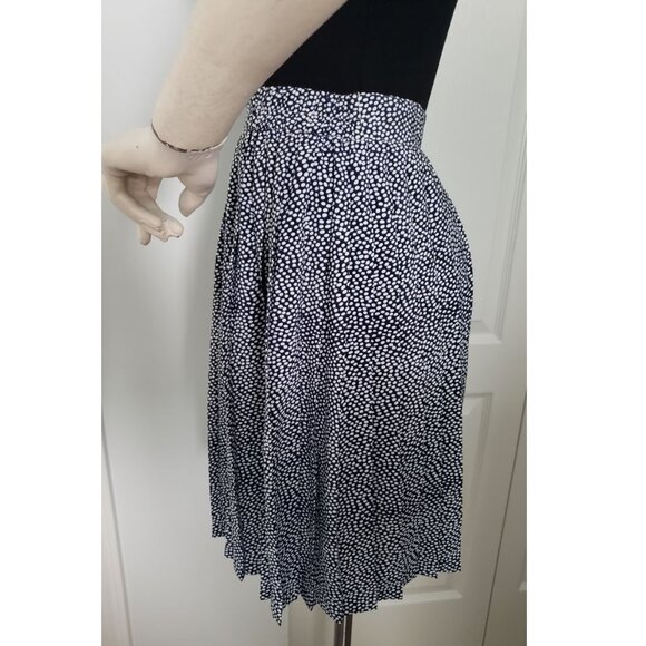 Vintage Stylist Pleated Navy and White Polka dot skirt with pockets - Picture 4 of 11